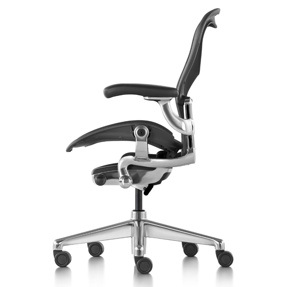 Herman Miller Aeron Remastered gepolijst aluminium gereviseerd