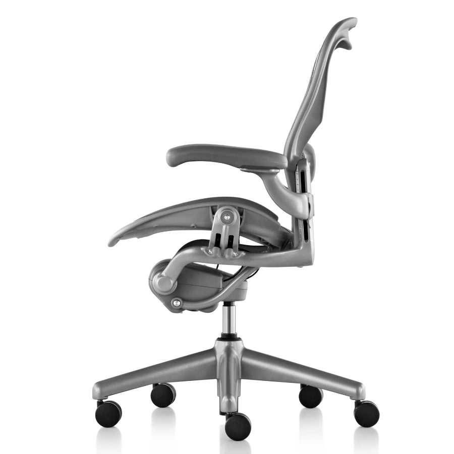 Gereviseerde Herman Miller Aeron-stoel Classic (titanium)
